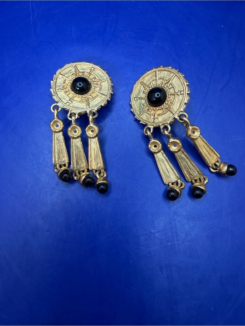 Vintage ESSEX Clip On Earrings Gold Tone With French Napoleon Emperor Faux Coin
